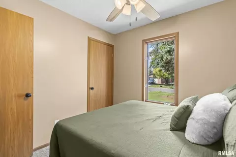 Bedroom - 5205 Carlton Dr, Springfield, IL 62703 photo 4 of 8