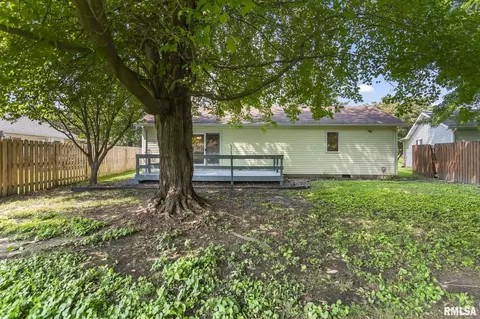 Exterior - 5205 Carlton Dr, Springfield, IL 62703 photo 7 of 7