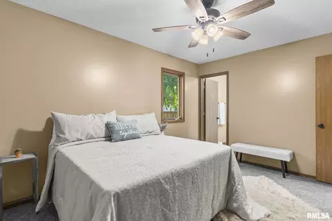 Bedroom - 5205 Carlton Dr, Springfield, IL 62703 photo 2 of 8