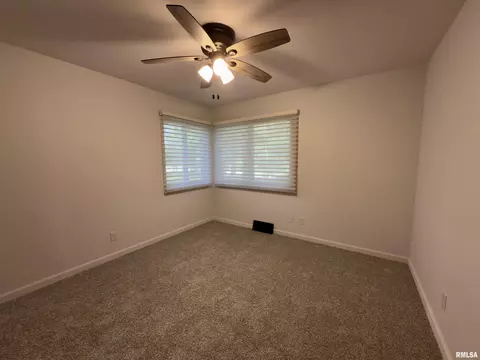 Bedroom - 2625 E Lost Bridge Rd, Decatur, IL 62521 photo 6 of 8