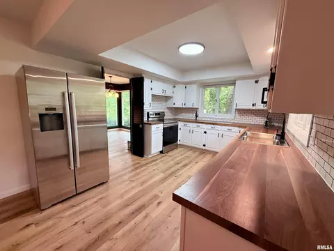 Kitchen - 2625 E Lost Bridge Rd, Decatur, IL 62521 photo 1 of 5