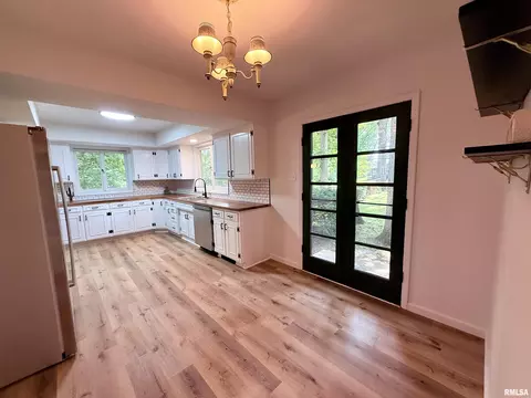 Kitchen - 2625 E Lost Bridge Rd, Decatur, IL 62521 photo 5 of 5