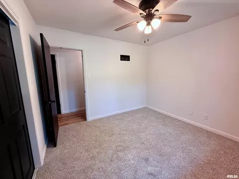 Bedroom - 2625 E Lost Bridge Rd, Decatur, IL 62521 photo 5 of 8