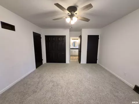 Bedroom - 2625 E Lost Bridge Rd, Decatur, IL 62521 photo 1 of 8
