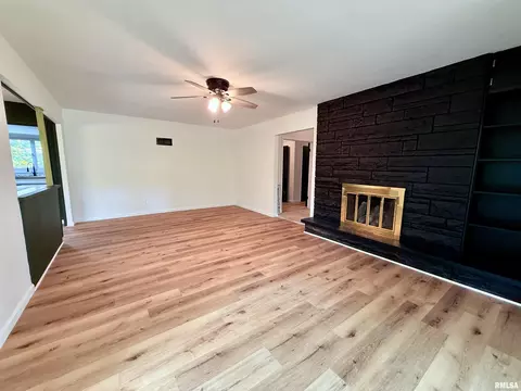 Living - 2625 E Lost Bridge Rd, Decatur, IL 62521 photo 5 of 6