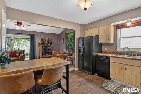 Kitchen - 5253 Carlton St, Springfield, IL 62703 photo 2 of 3