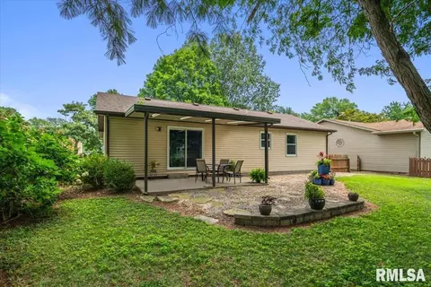 Exterior - 5253 Carlton St, Springfield, IL 62703 photo 6 of 7