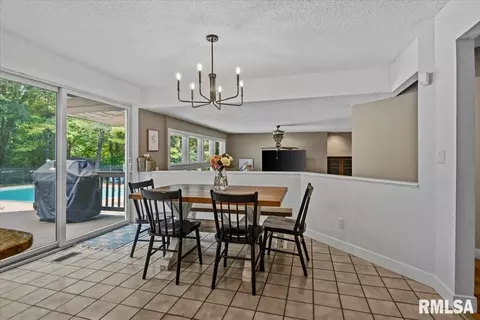 Dining - 3325 Collingwood Dr, Springfield, IL 62711 photo 4 of 4