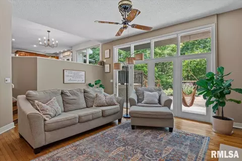 Living - 3325 Collingwood Dr, Springfield, IL 62711 photo 2 of 2