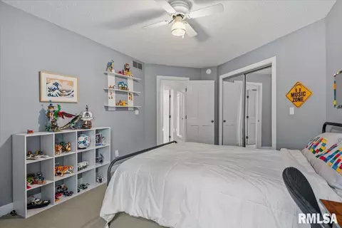 Bedroom - 3325 Collingwood Dr, Springfield, IL 62711 photo 4 of 10