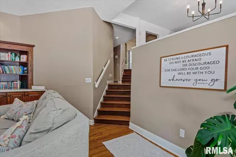 Entry Way - 3325 Collingwood Dr, Springfield, IL 62711 photo 2 of 3