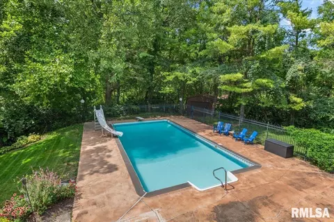 Exterior - 3325 Collingwood Dr, Springfield, IL 62711 photo 5 of 11