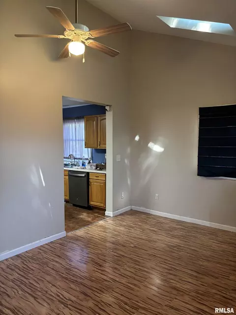 1409 Chalmers Ave, Springfield, IL 62703 photo 2