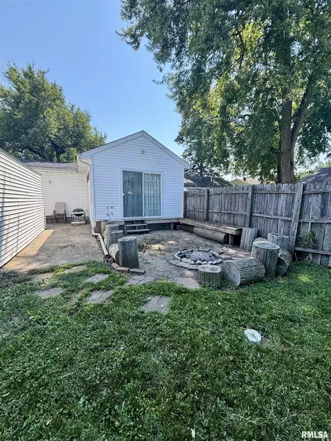 1409 Chalmers Ave, Springfield, IL 62703 photo 8