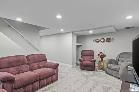 Other - 30 Danbury Dr, Springfield, IL 62704 photo 5 of 12