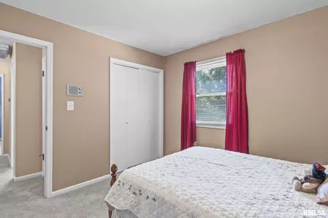 Bedroom - 30 Danbury Dr, Springfield, IL 62704 photo 5 of 9