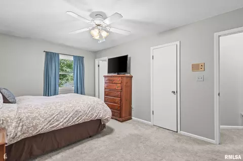 Bedroom - 30 Danbury Dr, Springfield, IL 62704 photo 3 of 9