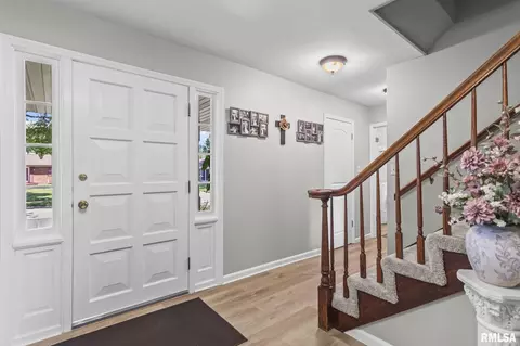 Entry Way - 30 Danbury Dr, Springfield, IL 62704 photo 1 of 3
