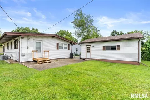 Exterior - 1816 Grant St, Springfield, IL 62703 photo 5 of 6