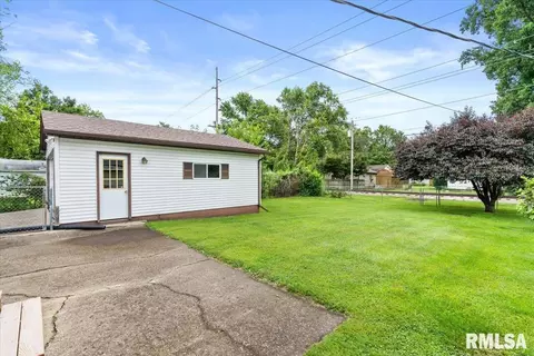Exterior - 1816 Grant St, Springfield, IL 62703 photo 3 of 6