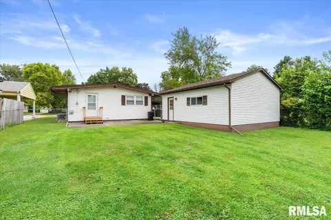 Exterior - 1816 Grant St, Springfield, IL 62703 photo 4 of 6