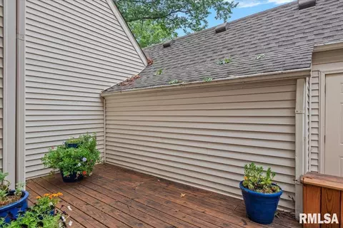 Exterior - 57 Country Pl, Springfield, IL 62703 photo 4 of 10
