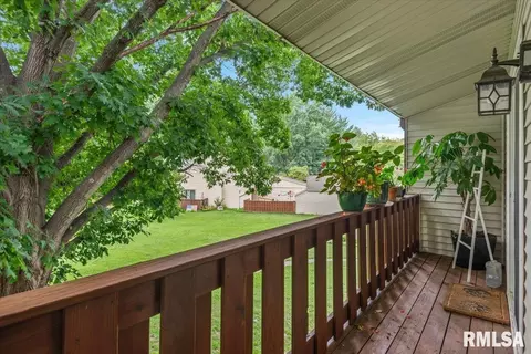 Exterior - 57 Country Pl, Springfield, IL 62703 photo 5 of 10