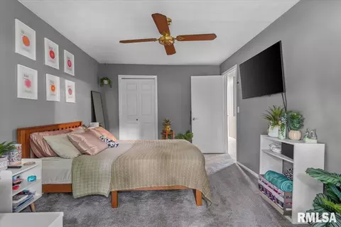 Bedroom - 57 Country Pl, Springfield, IL 62703 photo 6 of 8