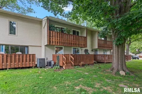 Exterior - 57 Country Pl, Springfield, IL 62703 photo 7 of 10