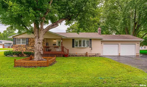 205 S Moose St, Mason City, IL 62664