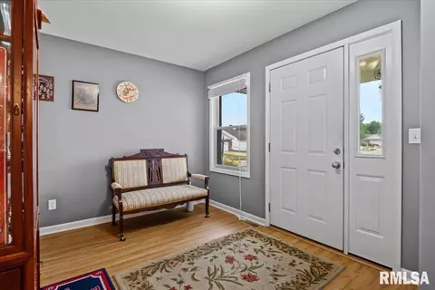 Entry Way - 4801 Savoy Dr, Springfield, IL 62711 photo 2 of 6