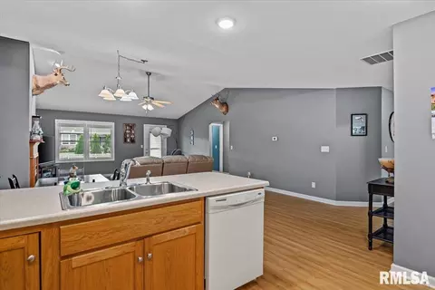 Entry Way - 4801 Savoy Dr, Springfield, IL 62711 photo 5 of 6