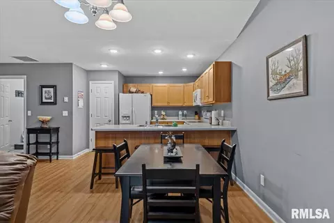 Dining - 4801 Savoy Dr, Springfield, IL 62711 photo 1 of 1