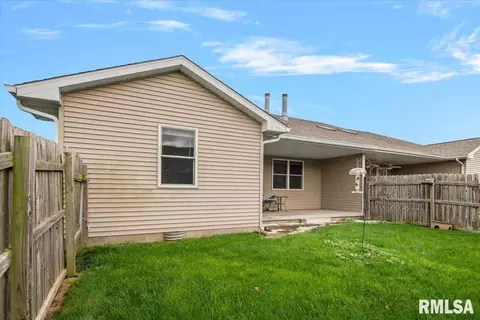 Exterior - 4801 Savoy Dr, Springfield, IL 62711 photo 3 of 4