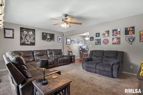 Living - 1527 Fairfield Dr, Springfield, IL 62702 photo 1 of 3