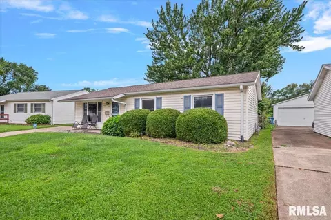 Other - 1527 Fairfield Dr, Springfield, IL 62702 photo 2 of 6