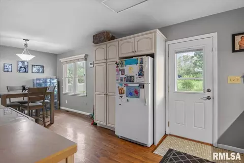 Entry Way - 1527 Fairfield Dr, Springfield, IL 62702 photo 1 of 1
