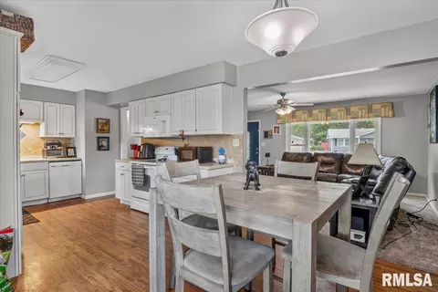 Dining - 1527 Fairfield Dr, Springfield, IL 62702 photo 1 of 1