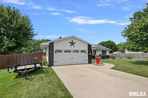 Exterior - 5104 Dove Dr, Springfield, IL 62711 photo 2 of 10