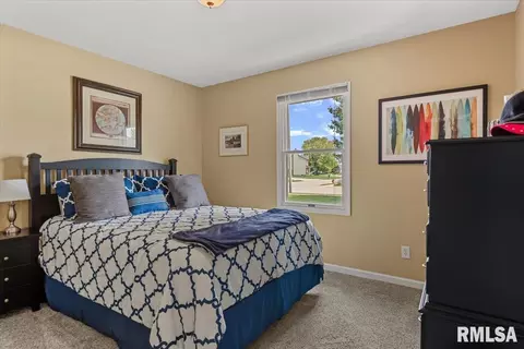 Bedroom - 5104 Dove Dr, Springfield, IL 62711 photo 4 of 5