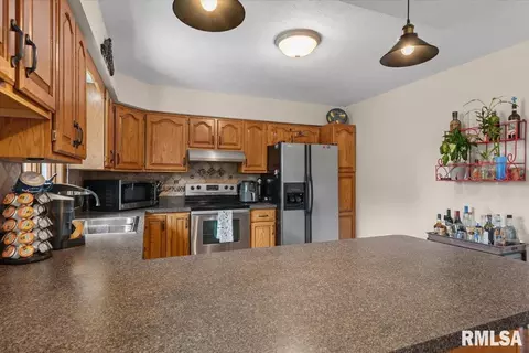 Kitchen - 5104 Dove Dr, Springfield, IL 62711 photo 1 of 2