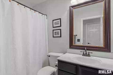 Bath - 5104 Dove Dr, Springfield, IL 62711 photo 1 of 3