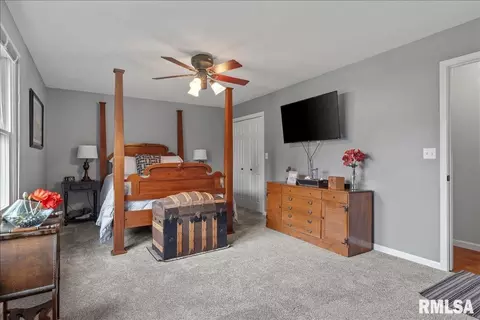Bedroom - 5104 Dove Dr, Springfield, IL 62711 photo 2 of 5