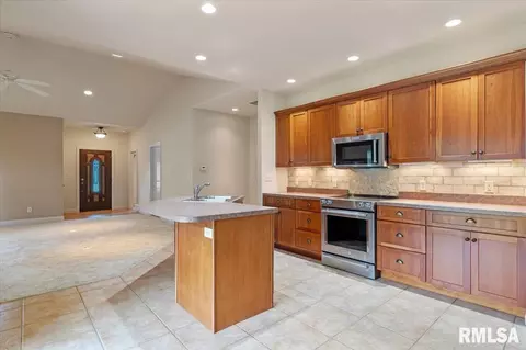 Entry Way - 2400 Aaron Ct, Springfield, IL 62704 photo 1 of 1