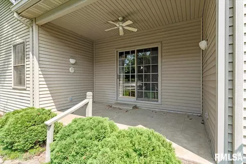 Exterior - 2400 Aaron Ct, Springfield, IL 62704 photo 2 of 3