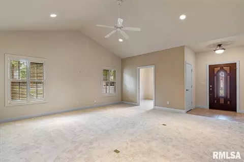 Living - 2400 Aaron Ct, Springfield, IL 62704 photo 4 of 4