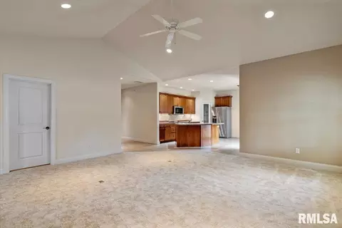 Living - 2400 Aaron Ct, Springfield, IL 62704 photo 2 of 4