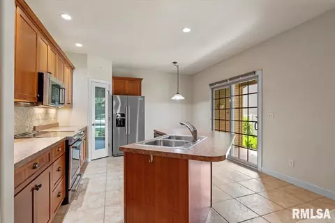 Kitchen - 2400 Aaron Ct, Springfield, IL 62704 photo 1 of 2