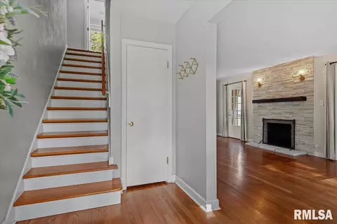 Entry Way - 1831 Illini Rd, Springfield, IL 62704 photo 1 of 3