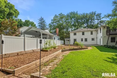 Exterior - 1831 Illini Rd, Springfield, IL 62704 photo 10 of 15